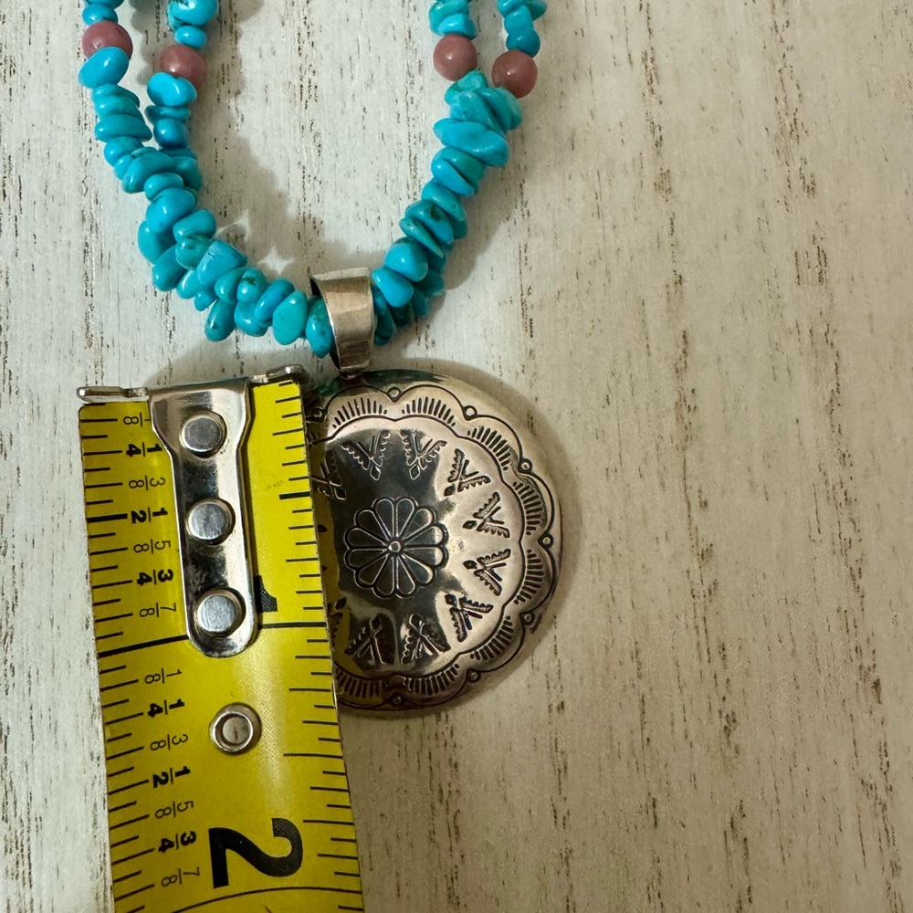 Q.T Sterling Silver 925 turquoise doubler row necklace with concho pendant. - Picture 4 of 6